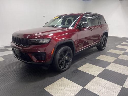 Velvet Red Pearlcoat 2023 Jeep Grand Cherokee Altitude