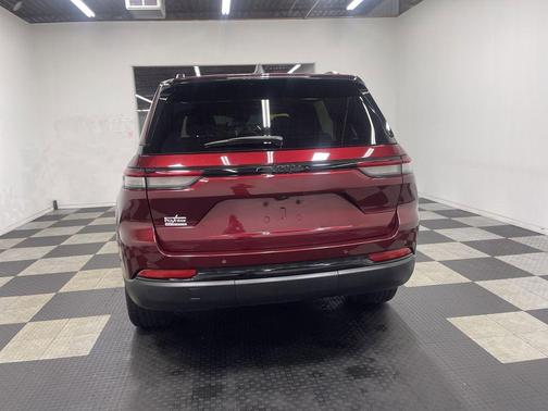 Velvet Red Pearlcoat 2023 Jeep Grand Cherokee Altitude