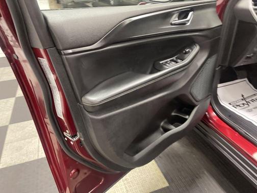 Velvet Red Pearlcoat 2023 Jeep Grand Cherokee Altitude