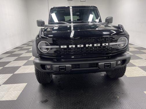 Shadow Black 2026 Ford Bronco Badlands
