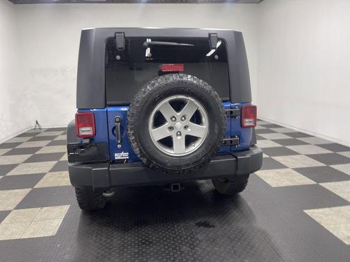 Deep Water Blue Pearlcoat 2010 Jeep Wrangler Unlimited Rubicon
