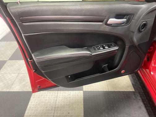 Redline Red Tricoat Pearl 2016 Chrysler 300 S