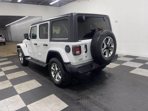 Bright White Clearcoat 2020 Jeep Wrangler Unlimited Sahara