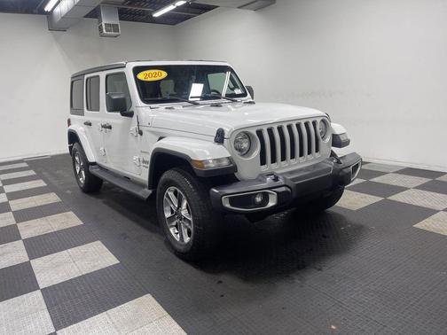 Bright White Clearcoat 2020 Jeep Wrangler Unlimited Sahara