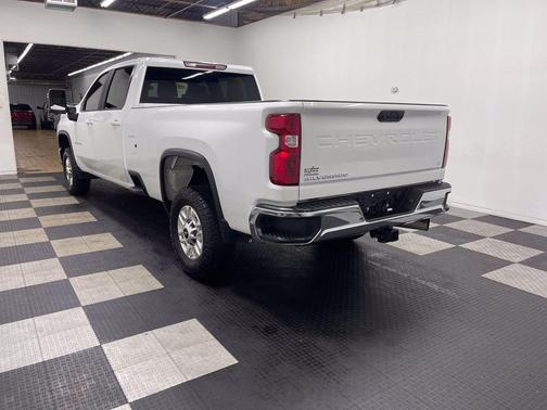 Summit White 2024 Chevrolet Silverado 2500 LT