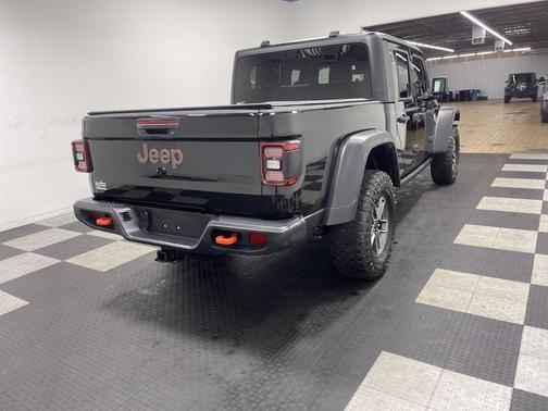Black Clearcoat 2024 Jeep Gladiator Mojave