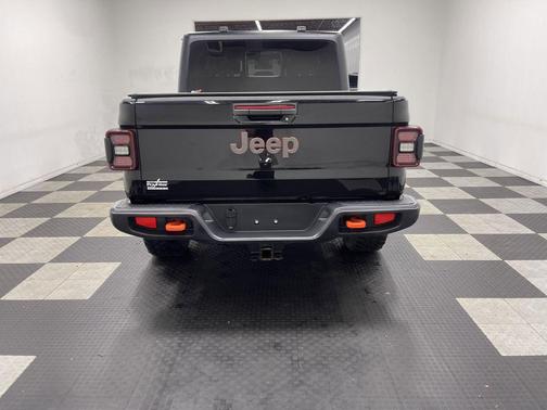 Black Clearcoat 2024 Jeep Gladiator Mojave