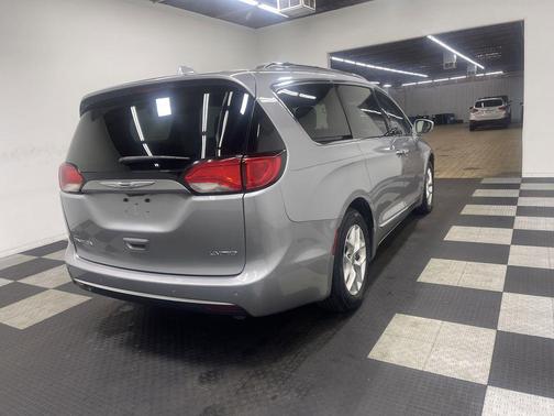 2018 Chrysler Pacifica Touring-L Plus
