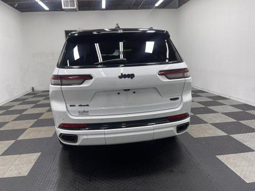 Bright White Clearcoat 2023 Jeep Grand Cherokee L Summit