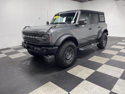 Gray Metallic 2025 Ford Bronco Badlands