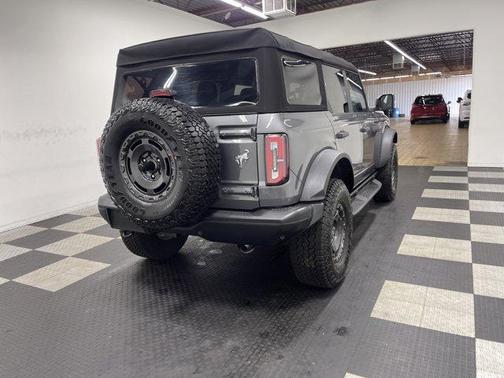 Gray Metallic 2025 Ford Bronco Badlands