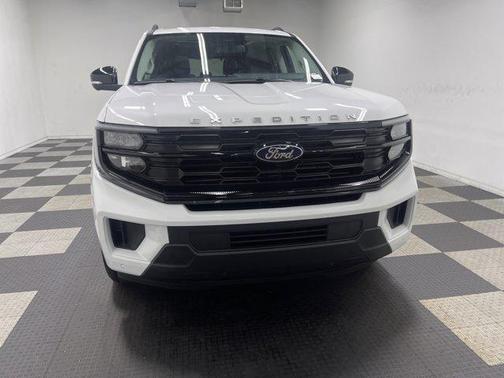 Oxford White 2026 Ford Expedition Active