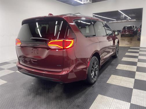 2020 Chrysler Pacifica Launch Edition