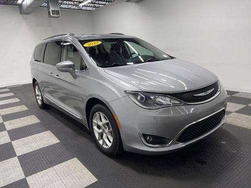 2019 Chrysler Pacifica Touring-L Plus