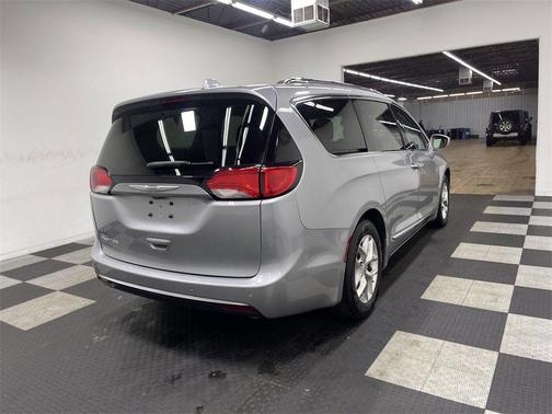 2019 Chrysler Pacifica Touring-L Plus