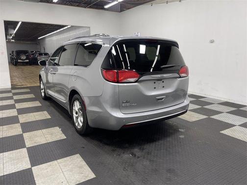 2019 Chrysler Pacifica Touring-L Plus