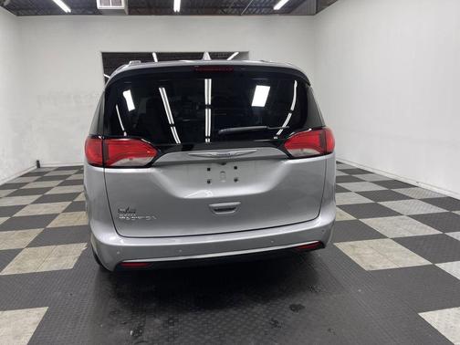 2019 Chrysler Pacifica Touring-L Plus