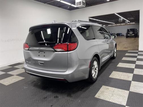 2019 Chrysler Pacifica Touring-L Plus