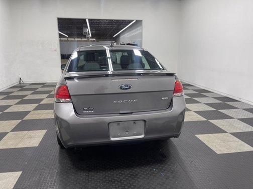 Gray 2010 Ford Focus SES