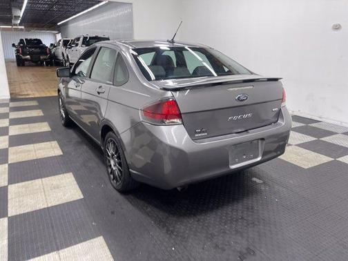 Gray 2010 Ford Focus SES