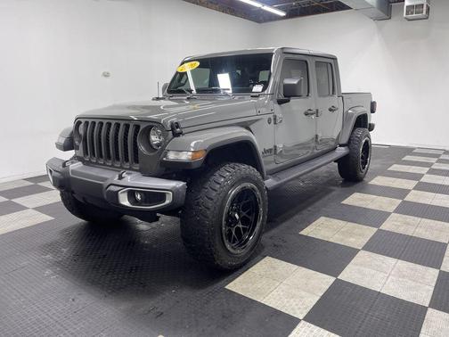 Sting Gray Clearcoat 2020 Jeep Gladiator Sport