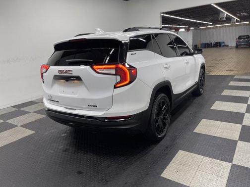 2022 GMC Terrain SLT