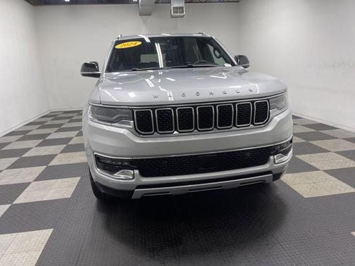 Silver Zynith 2024 Jeep Wagoneer Series II