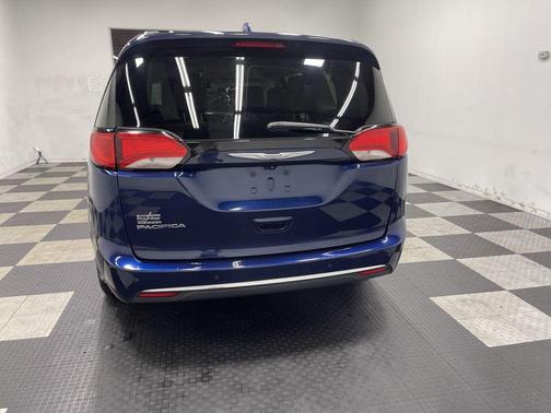 Jazz Blue Pearlcoat 2017 Chrysler Pacifica Touring-L