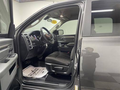 2020 RAM 1500 Classic SLT