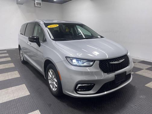 2024 Chrysler Pacifica Touring-L