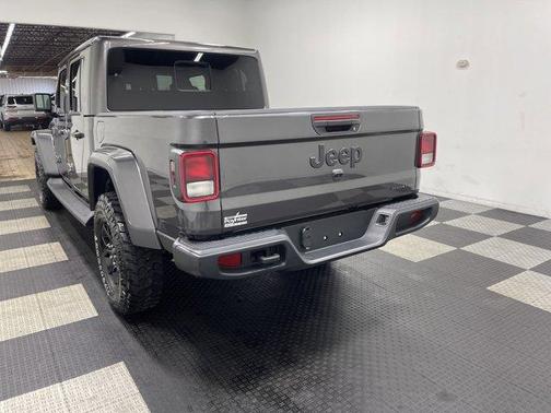 2025 Jeep Gladiator Sport