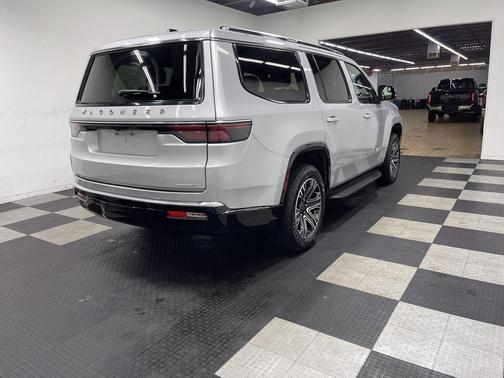 Silver Zynith 2024 Jeep Wagoneer Series II