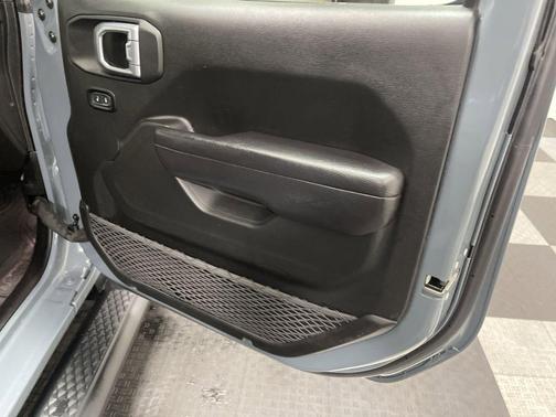 Anvil Clearcoat 2024 Jeep Gladiator Sport