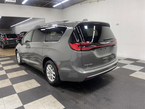 2022 Chrysler Pacifica Touring-L