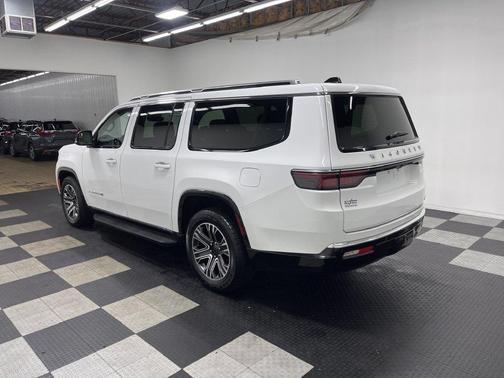 Bright White Clearcoat 2024 Jeep Wagoneer L Series II