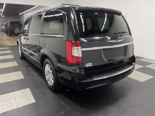 2015 Chrysler Town & Country Touring