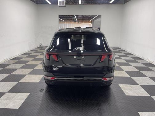 Black Pearl 2024 Hyundai TUCSON SEL