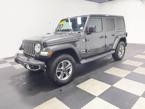 Granite Crystal Clearcoat Metallic 2018 Jeep Wrangler Unlimited Sahara
