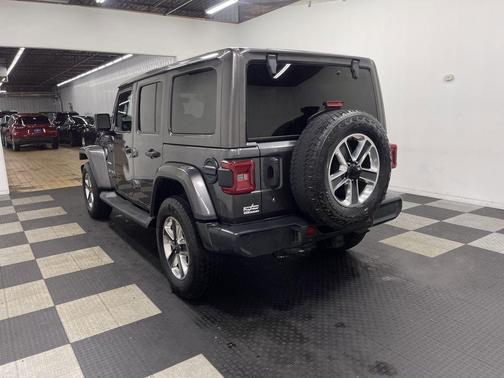 Granite Crystal Clearcoat Metallic 2018 Jeep Wrangler Unlimited Sahara