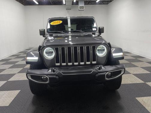 Granite Crystal Clearcoat Metallic 2018 Jeep Wrangler Unlimited Sahara