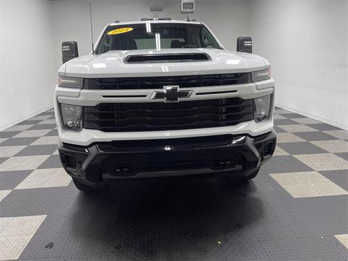 2024 Chevrolet Silverado 2500 Custom