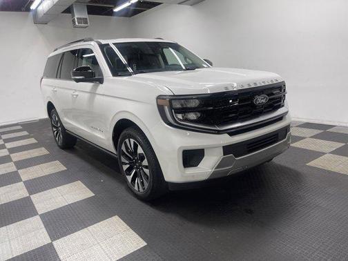 Star White 2026 Ford Expedition Platinum
