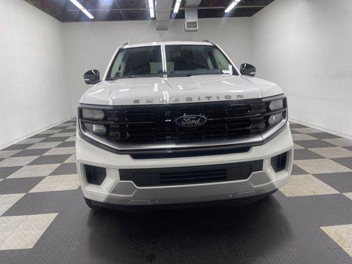 Star White 2026 Ford Expedition Platinum