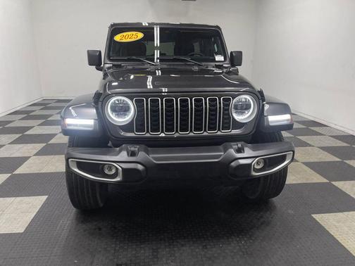 Granite Crystal Clearcoat Metallic 2025 Jeep Wrangler 4xe Sahara