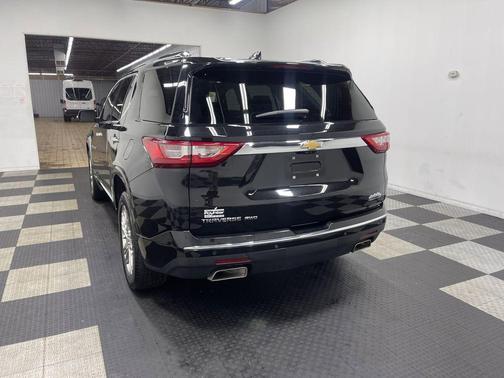 Mosaic Black Metallic 2021 Chevrolet Traverse High Country