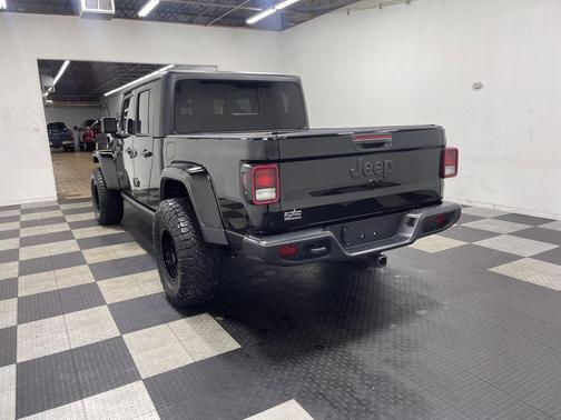 Black Clearcoat 2024 Jeep Gladiator Sport