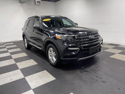 Black Metallic 2023 Ford Explorer XLT