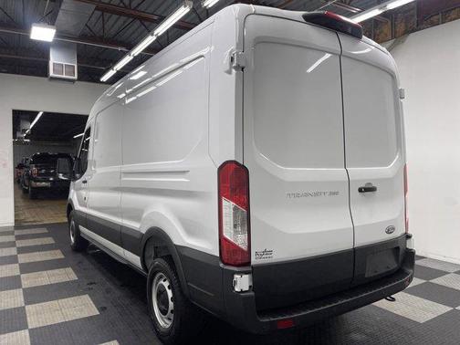 2025 Ford Transit-250 148 WB Medium Roof Cargo