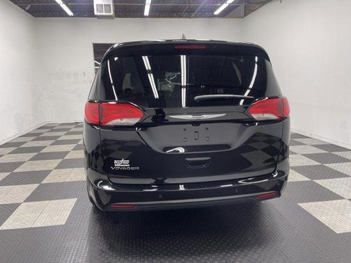 2026 Chrysler Voyager LX