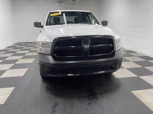 Bright White Clearcoat 2022 RAM 1500 Classic Tradesman
